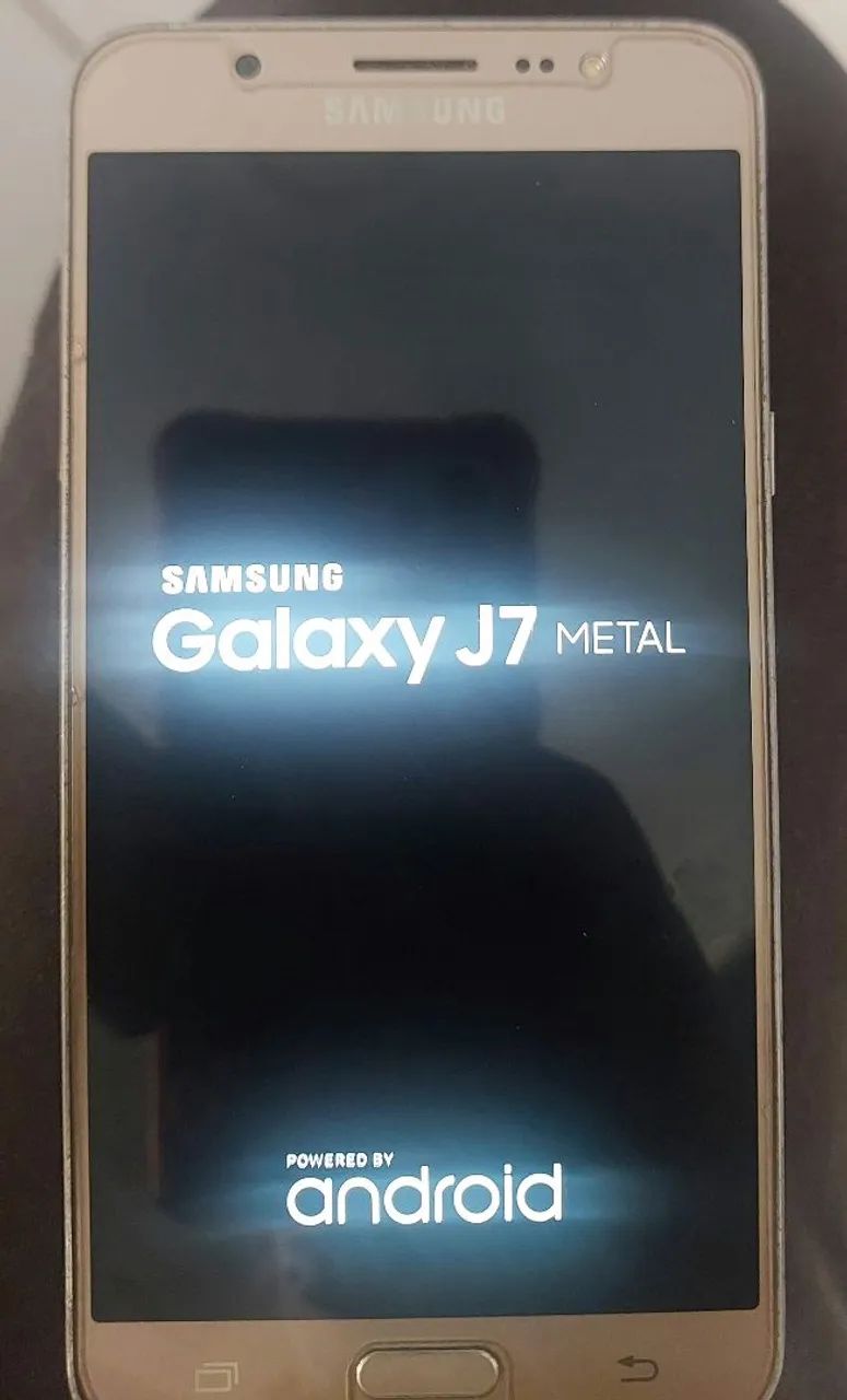 J7 metal em otimo estado 190,00