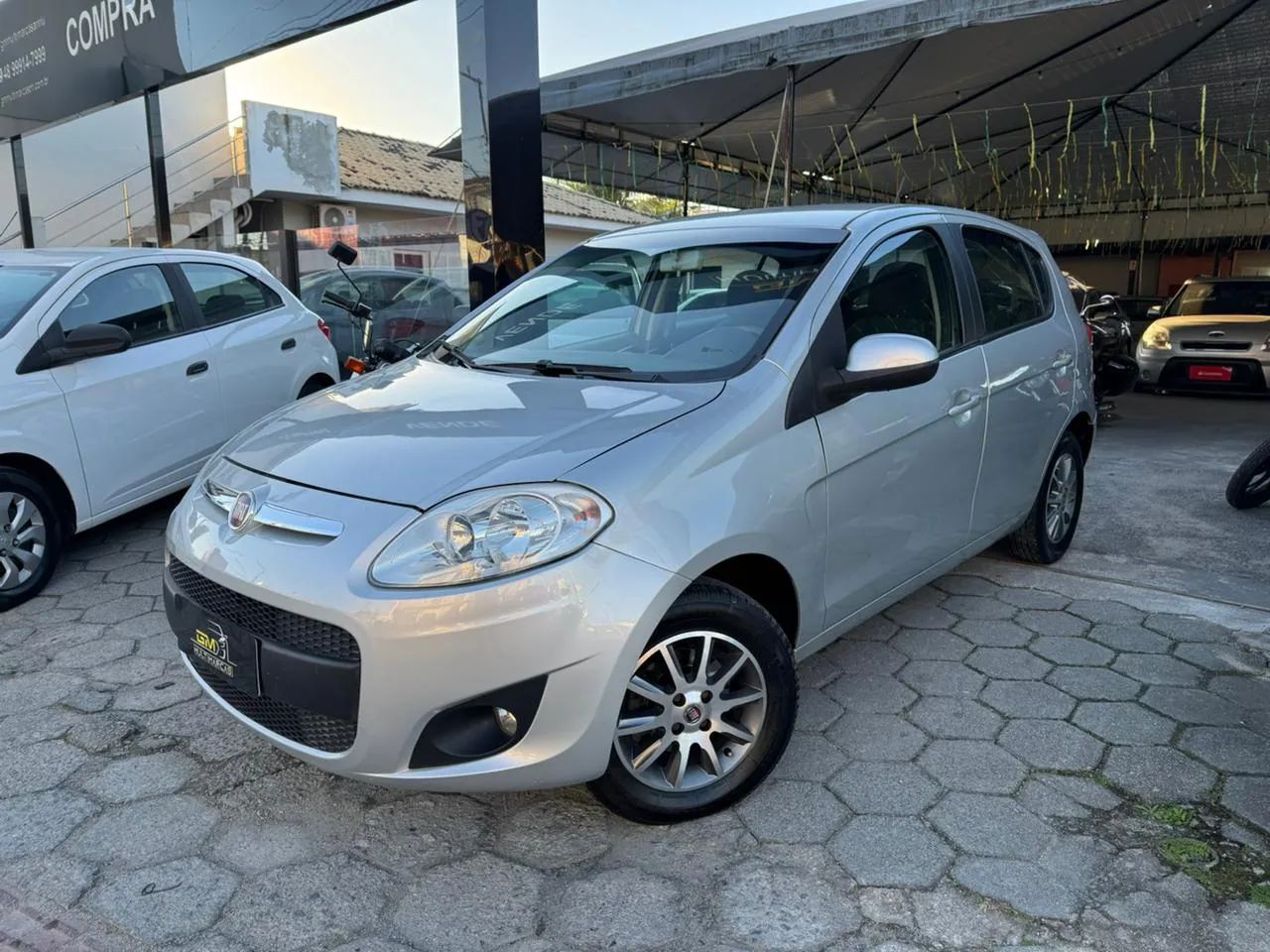 Fiat Palio Attractive 1.0 EVO Fire Flex 8V 5P 2012