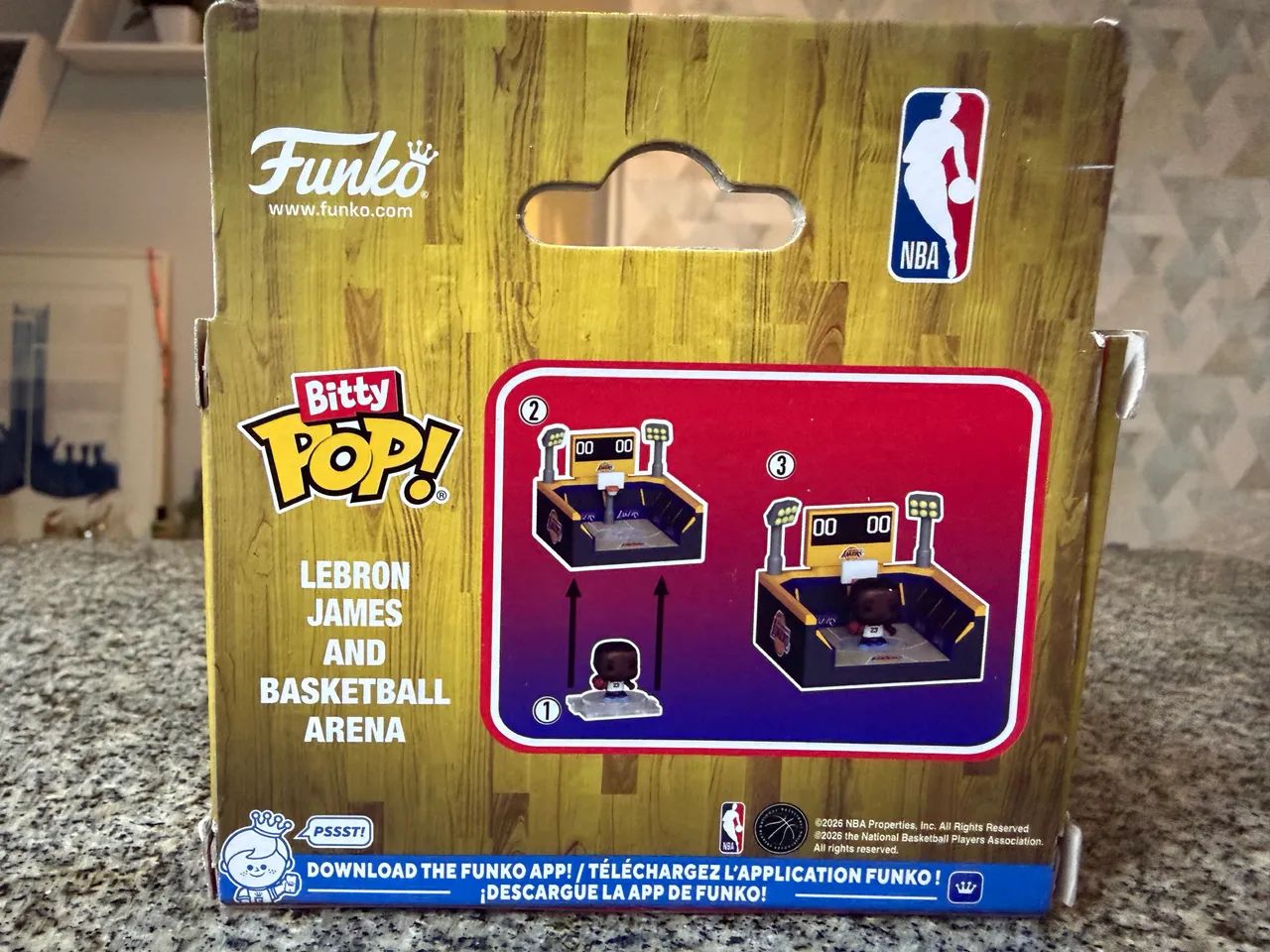 funko bitty pop! lebron james e arena de basquete - Foto 3