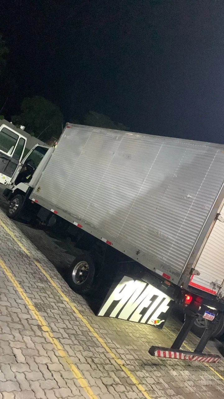Ford Cargo 712  - Foto 5