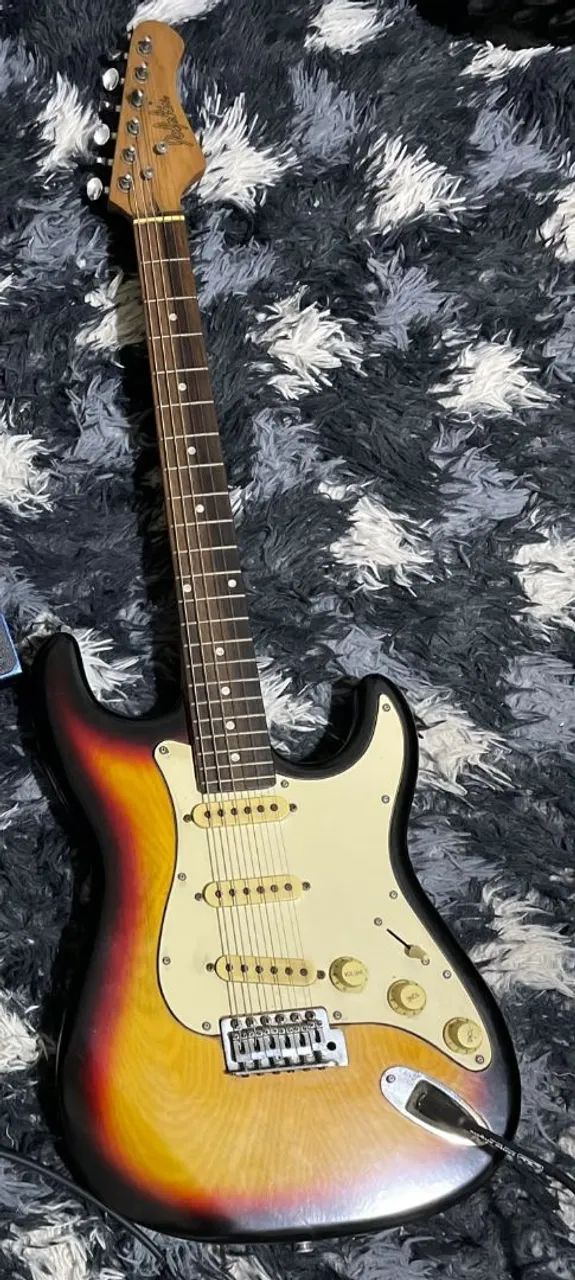 Vendo guitarra Stratocaster 