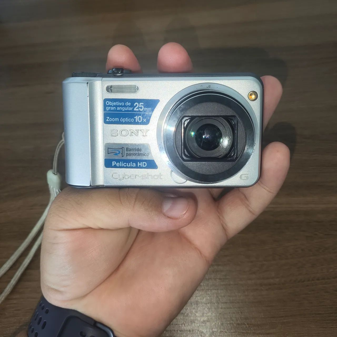 Câmera Sony Cyber-shot DSC-H70