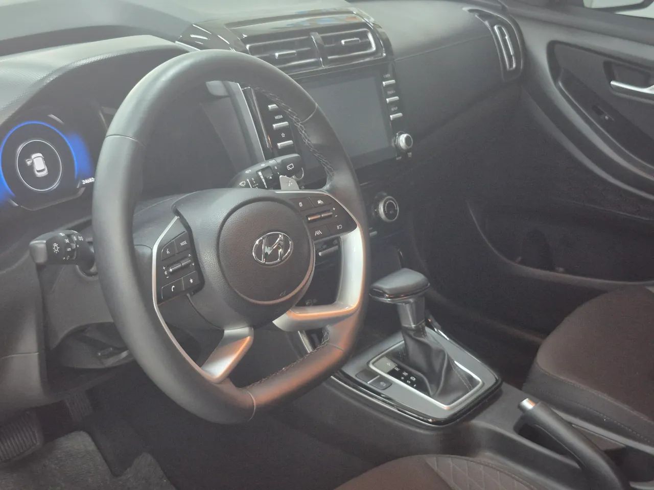 Hyundai Creta Comfort Safety 1.0 TB 12V Aut., foto 10 de 13