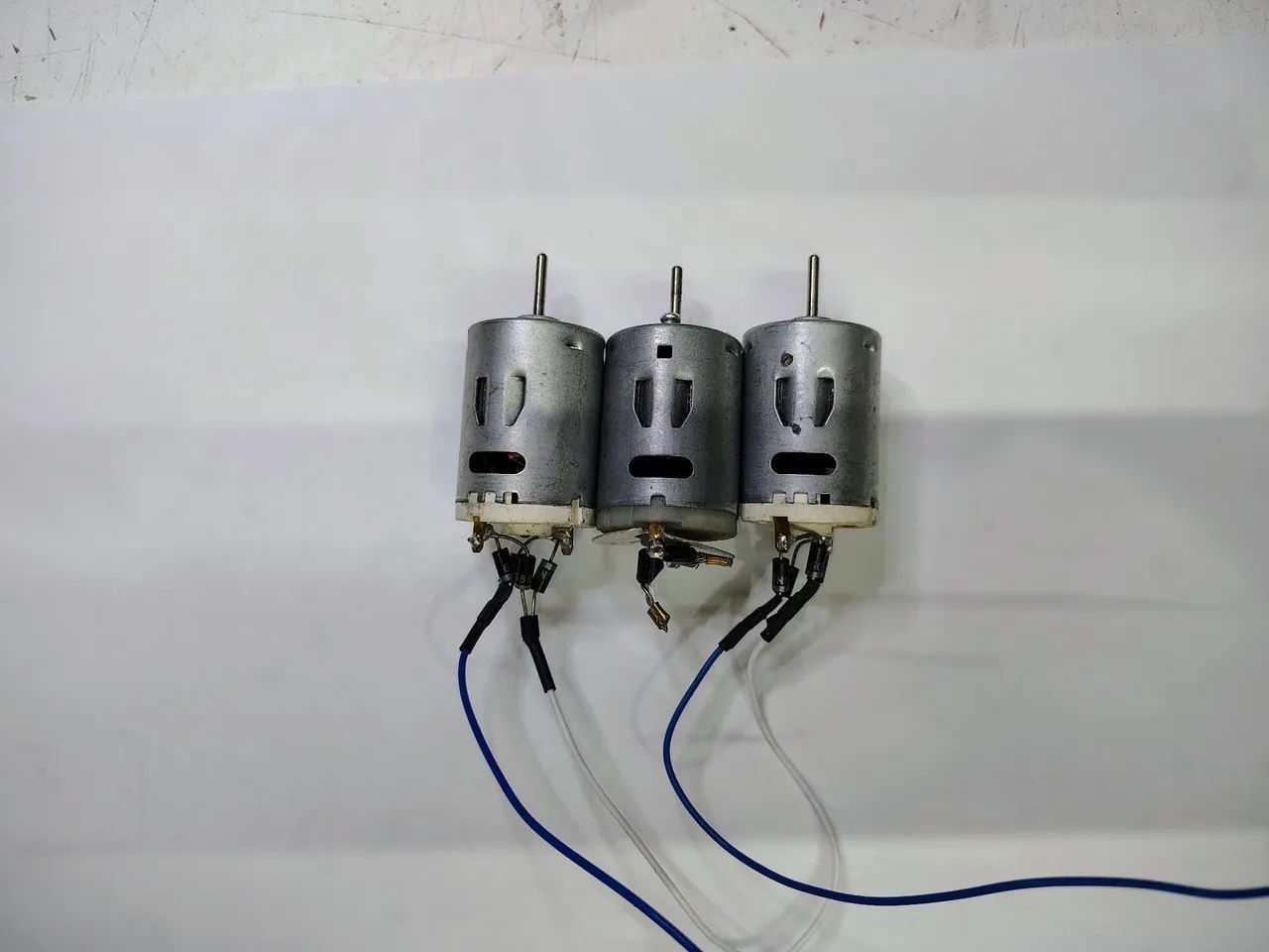 Motor DC 