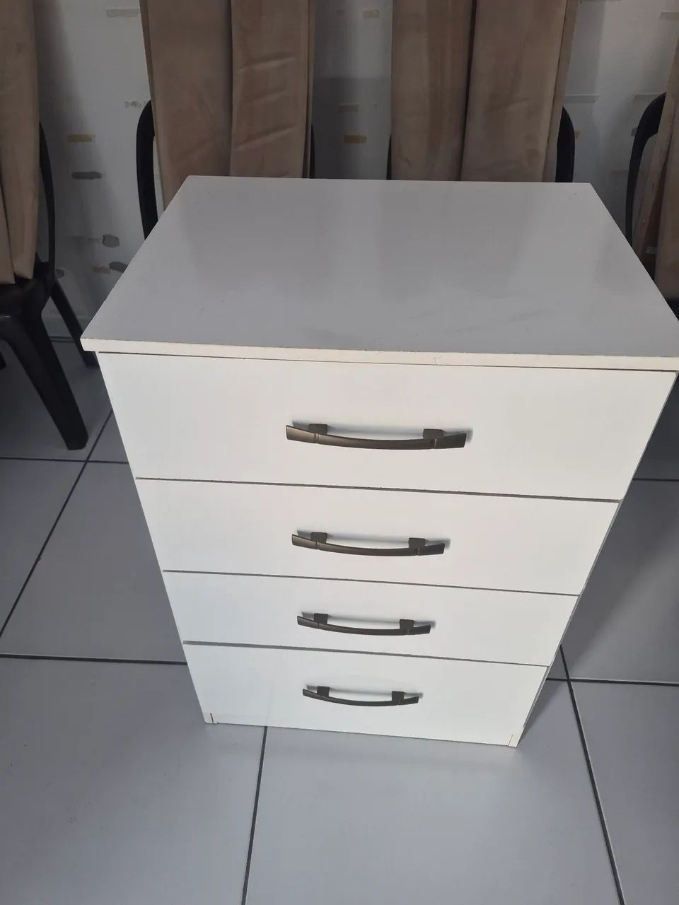 Cômoda  4 gavetas  - Foto 2