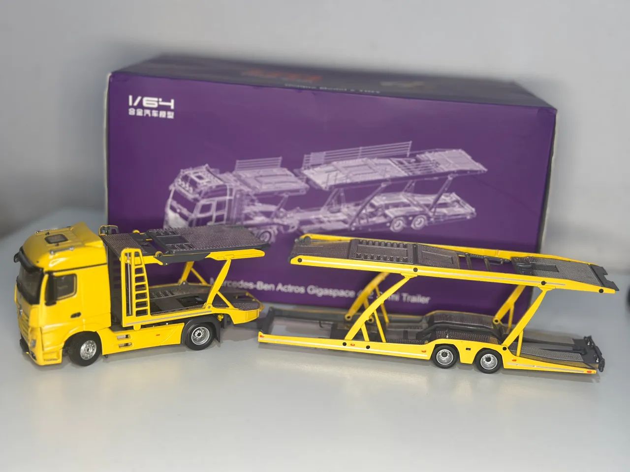 Mercedes Benz Actros GigaSpace Cegonha - UNIQUE MODEL 1:64 - Foto 4