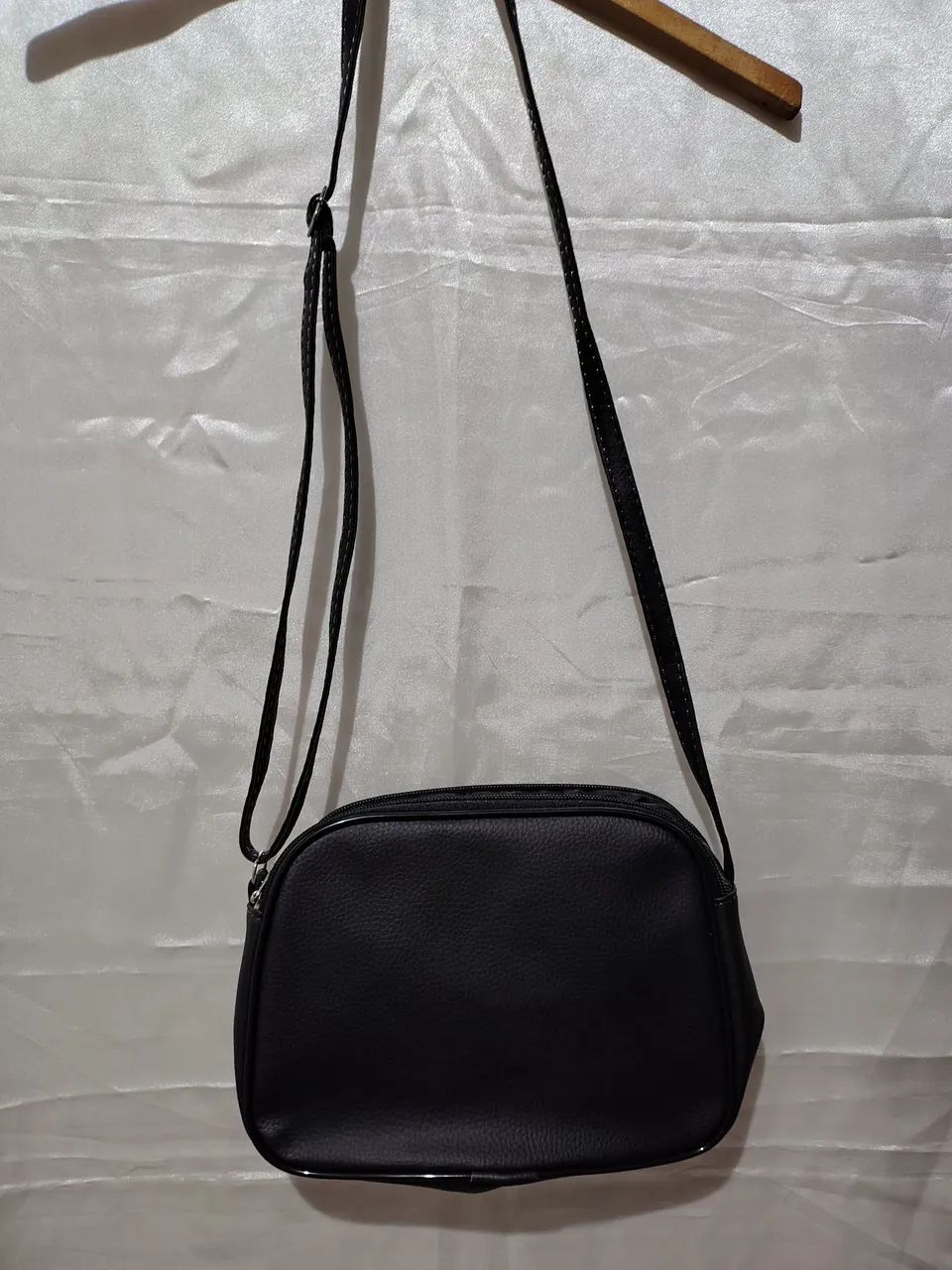 Bolsa de lado com 2 divisórias (Preta) - Foto 4