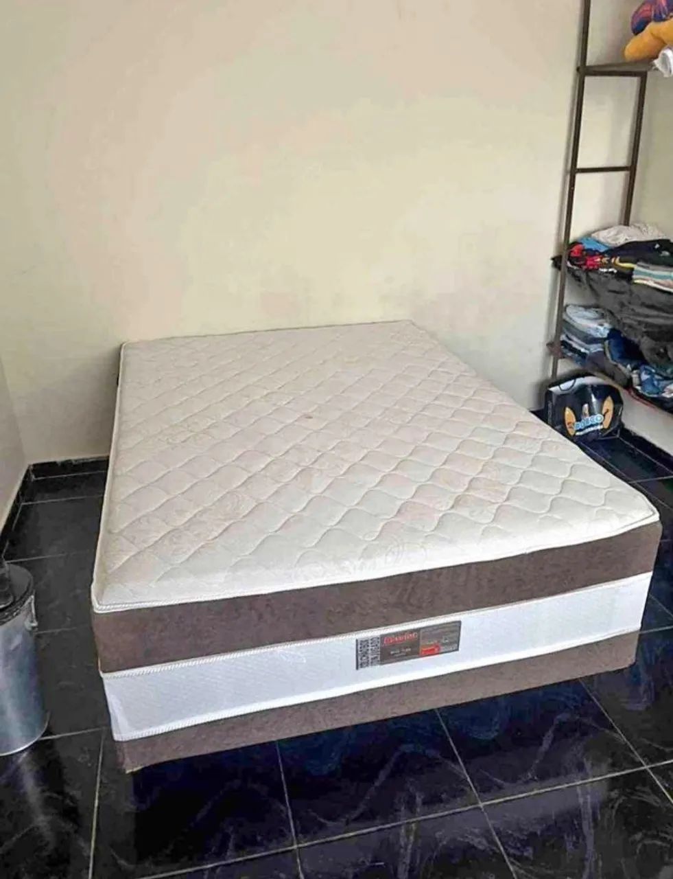 Cama box com molas 