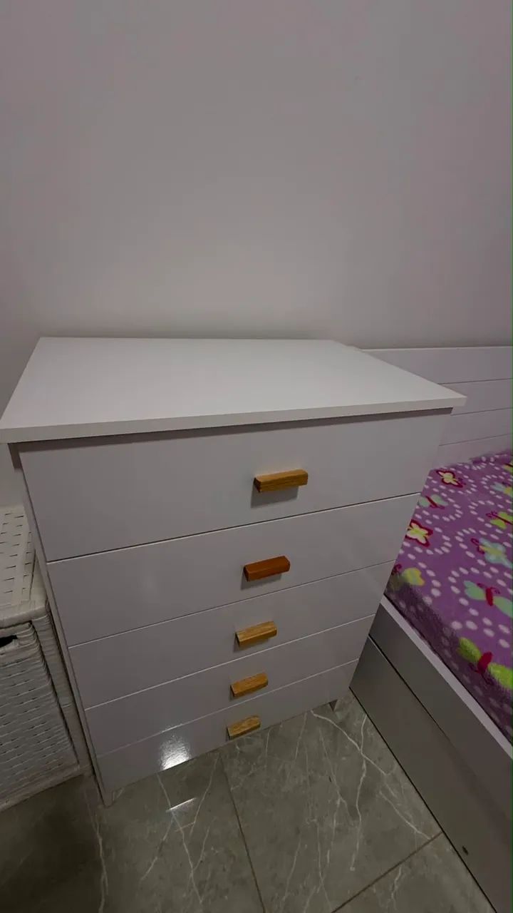 Guarda rouba, cama, comoda.