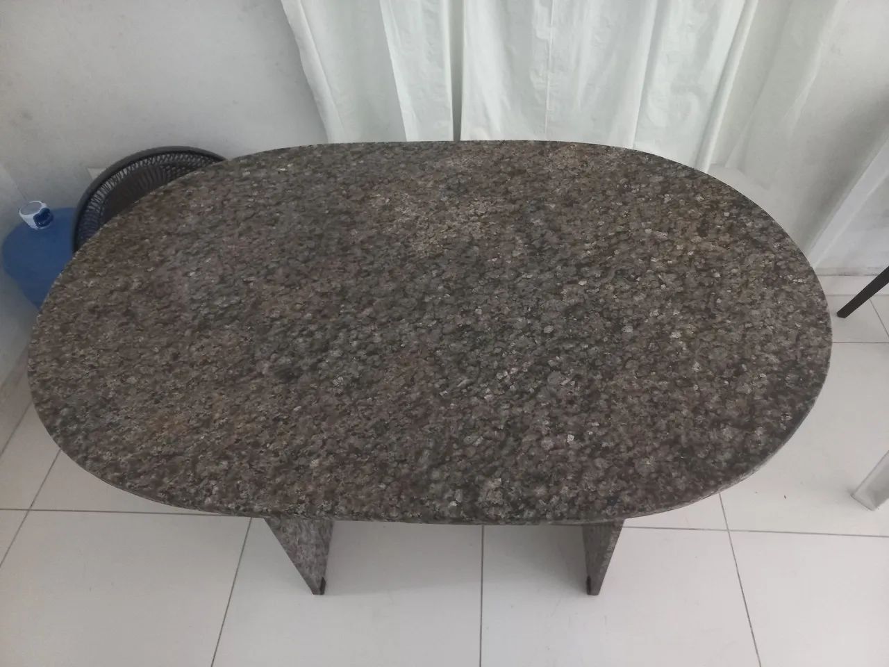Mesa tubular oval em granito. - Foto 2