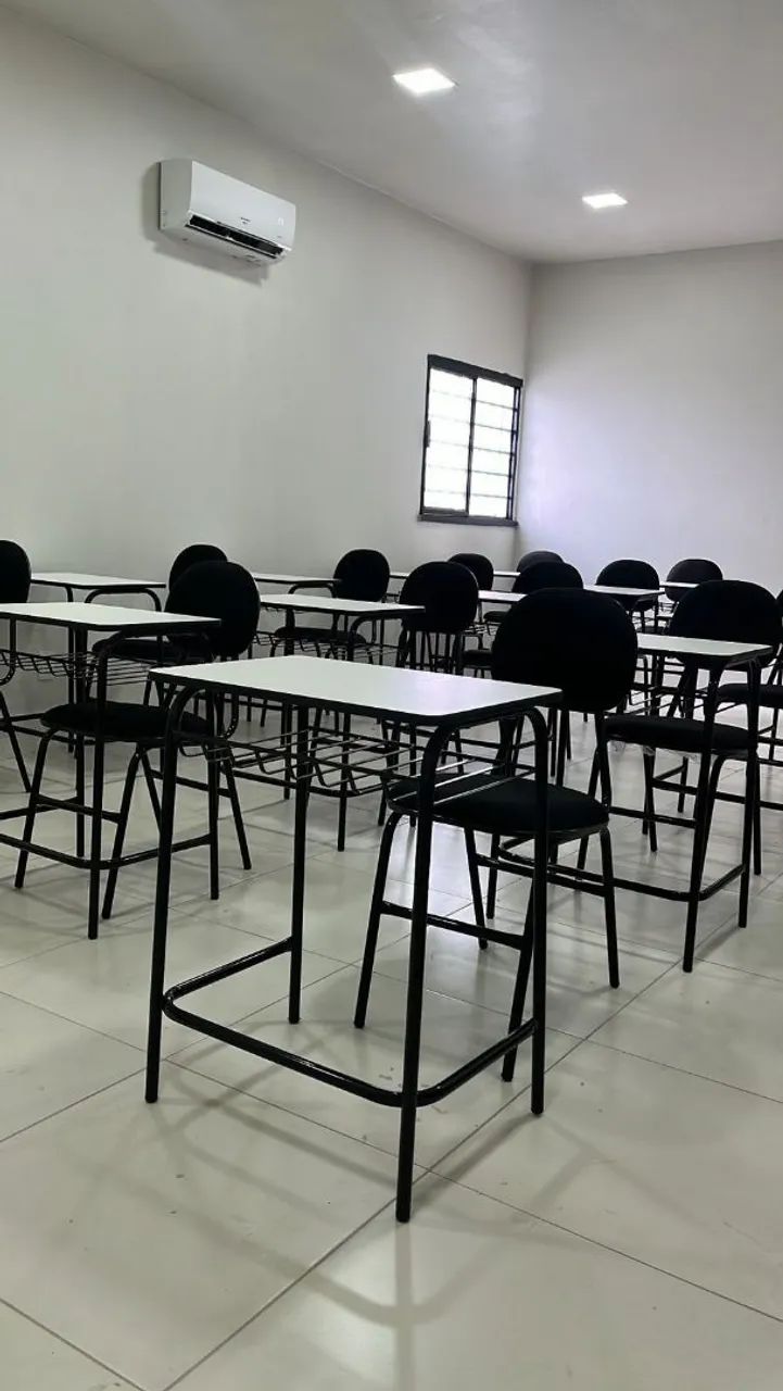 Jogo de 19 mesas e Cadeiras escolar 