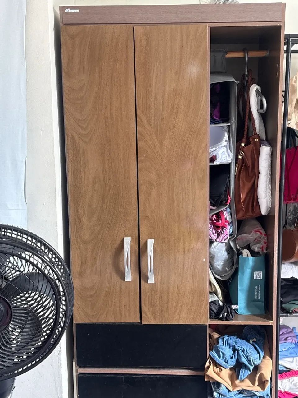 Guarda roupa PARA DOAÇÃO