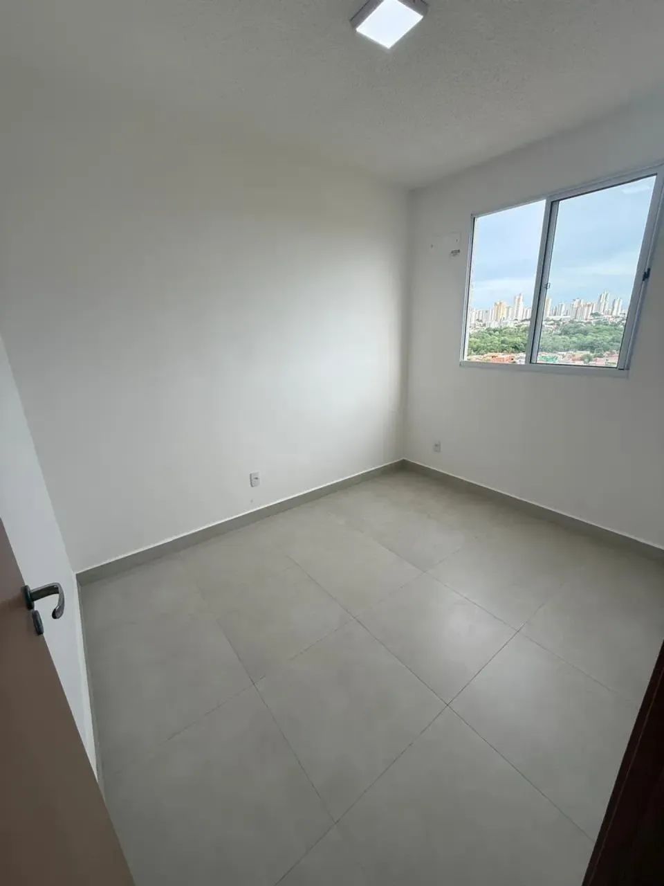 APARTAMENTO 2 QUARTOS, C/ ARMÁRIOS, COND. CHAP CESARI, REGIÃO AMBEV E SANTA ROSA, C/ ELEVA - Foto 2