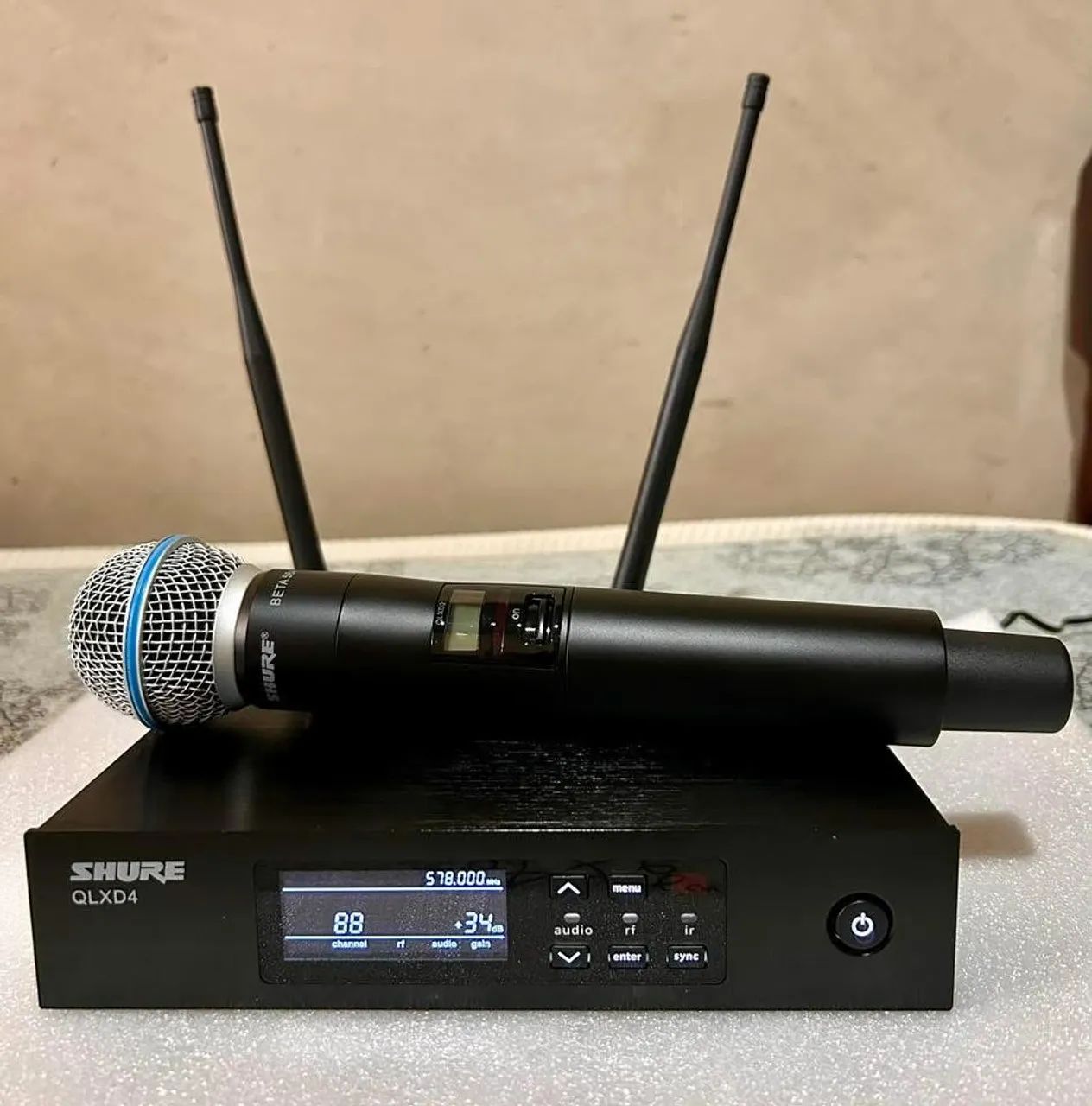Microfone sem fio qlxd4 longo alcance Shure 