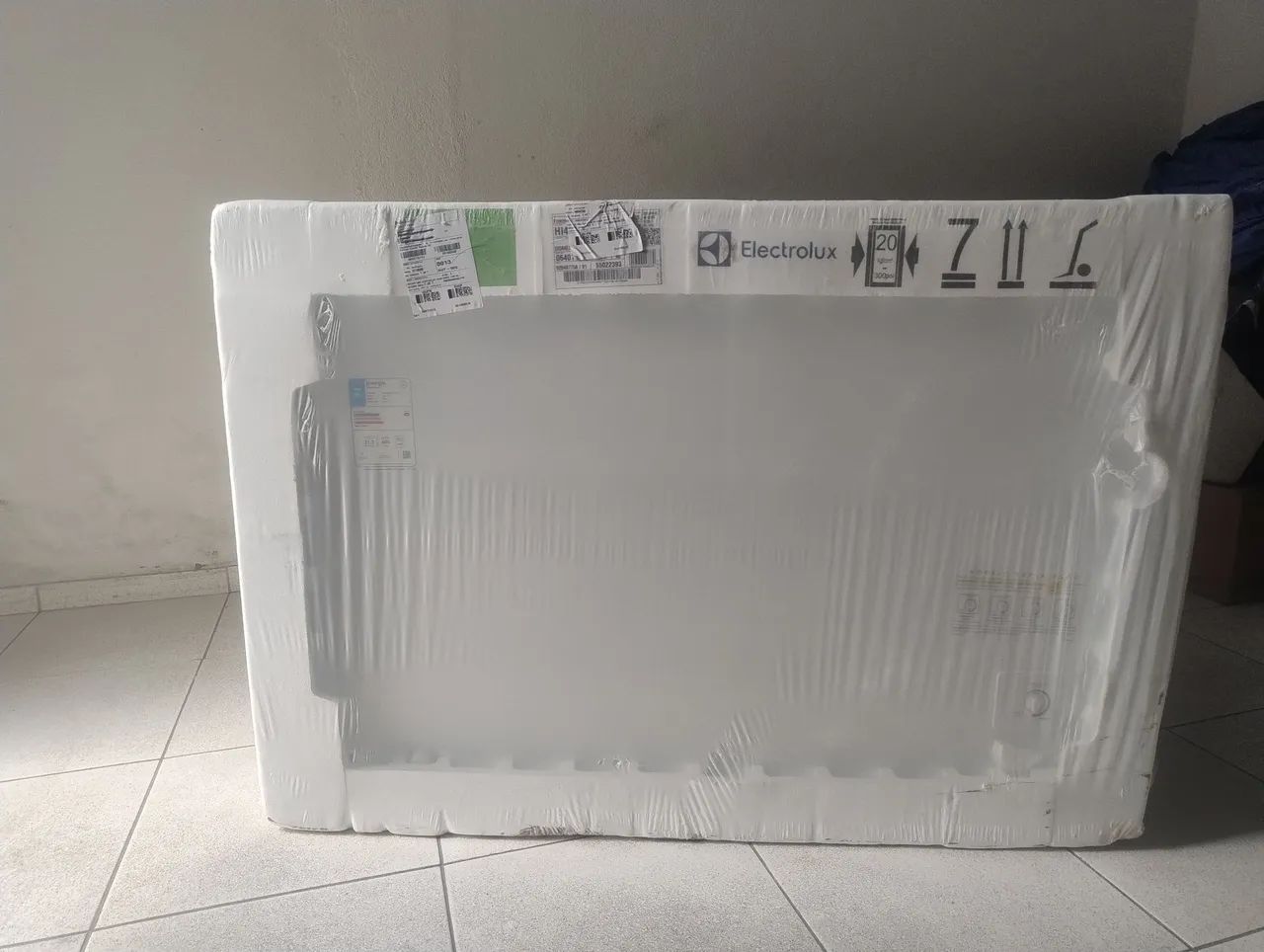 Vende - se um Freezer 