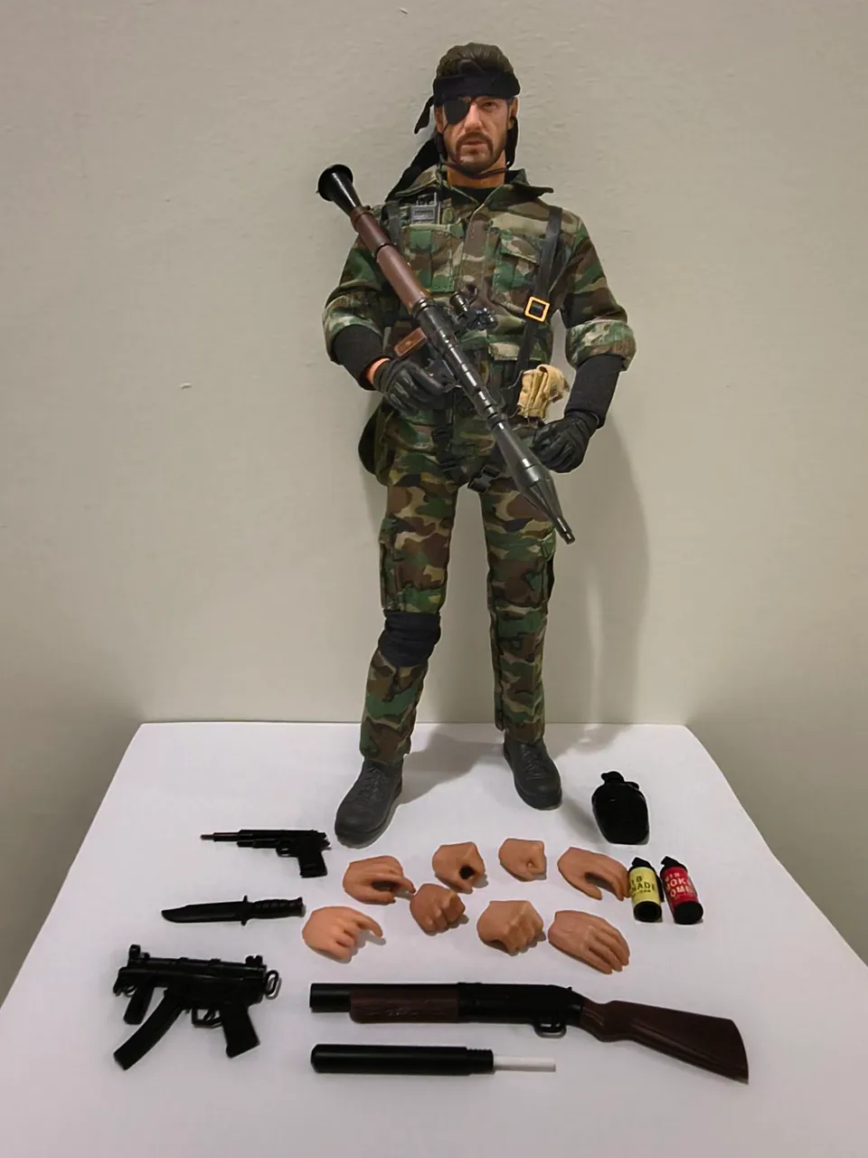 Action Figure Old Snake Metal Gear 20th Anniversary Medicom