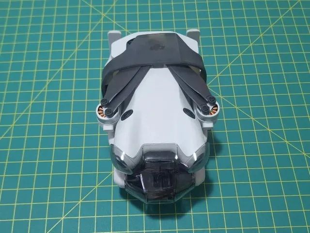 Drone (TROCO) DJI Mini 4 Pro Radio com Tela RC 2 + Acessórios - Foto 2