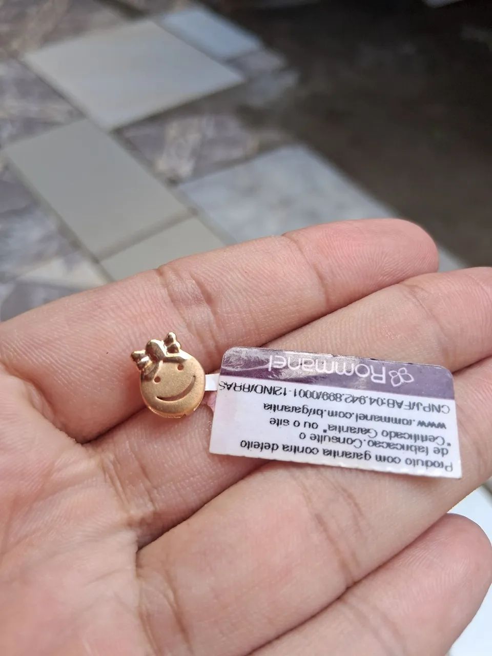 Pingente bonequinha feleado a ouro 