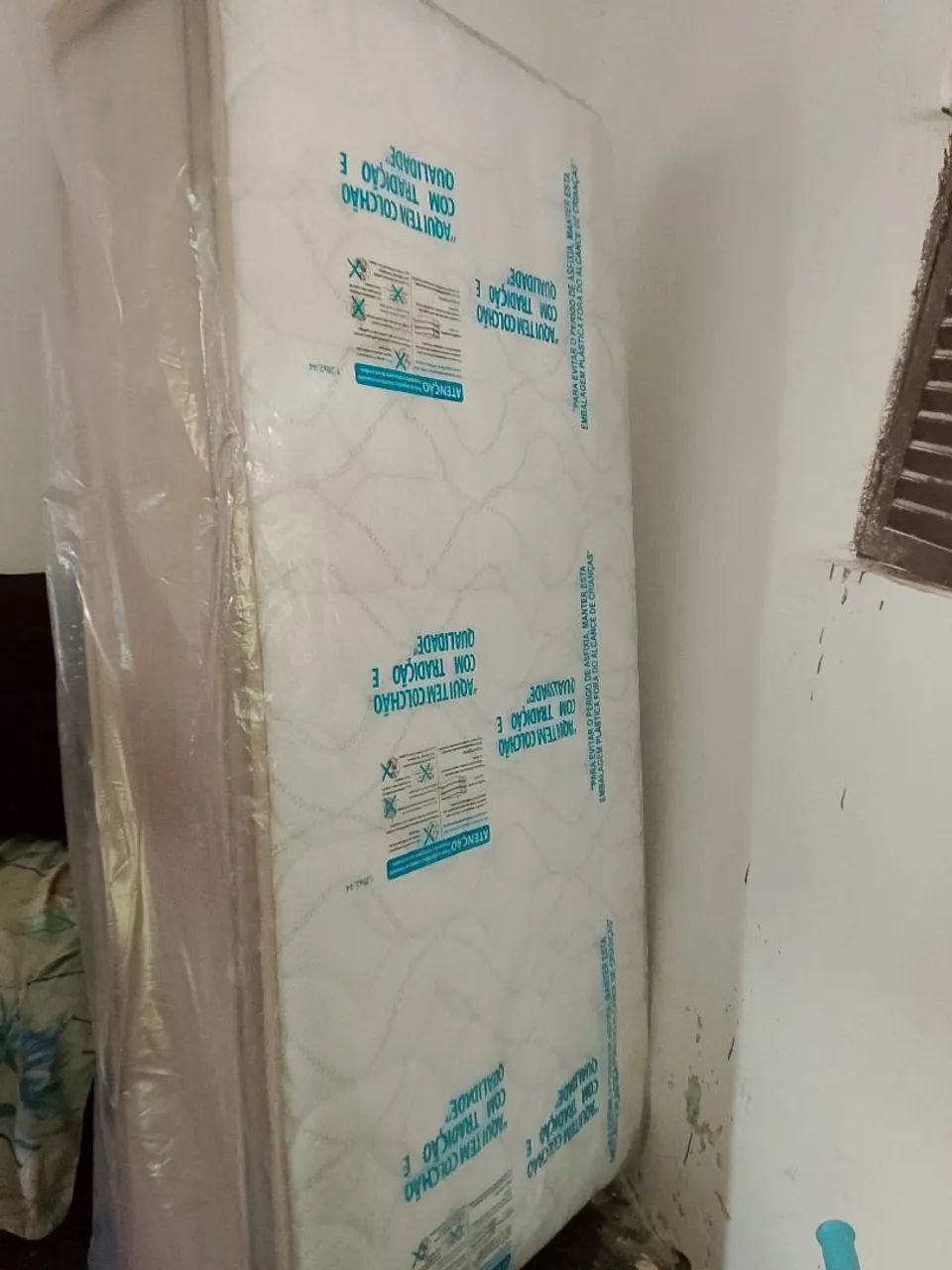 Colchão novo nunca usado ainda estar no plástico