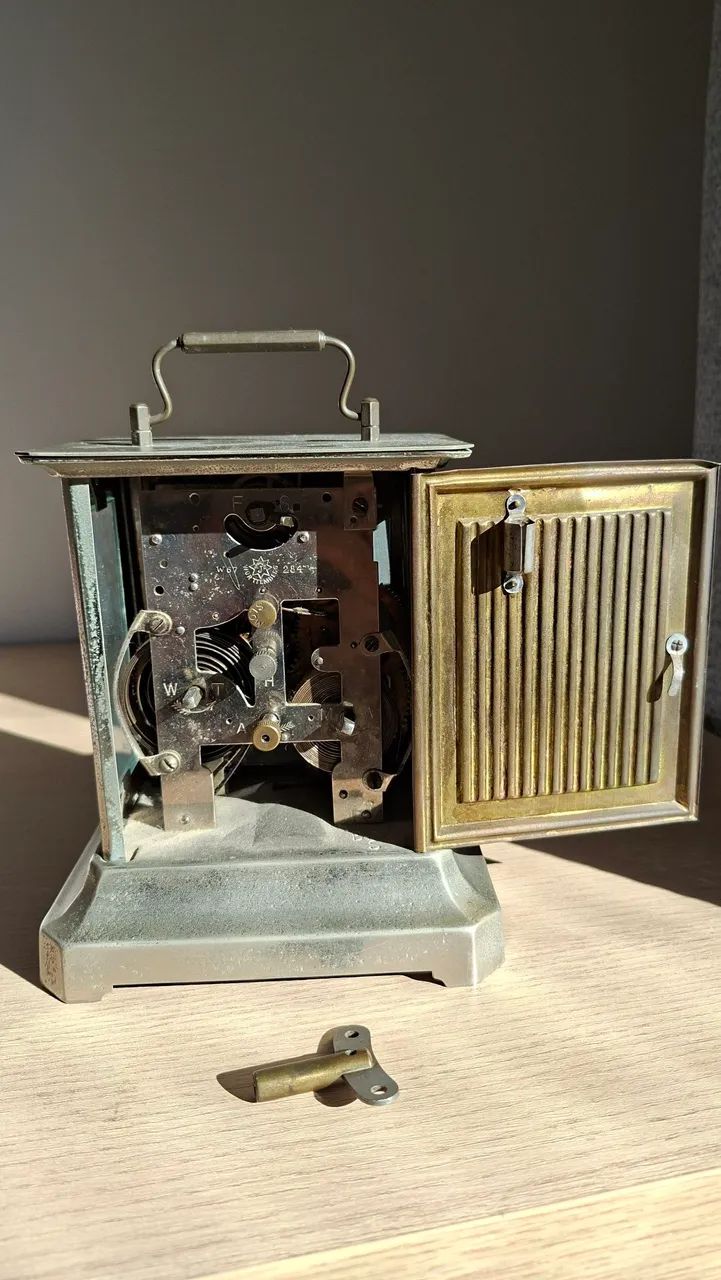 Relógio de mesa antigo da marca Junghans, de fabricação Alemã - Foto 2