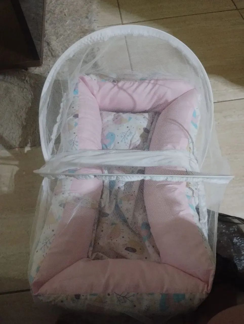Vende-se bebê conforto, e 2 ninhos - Foto 2