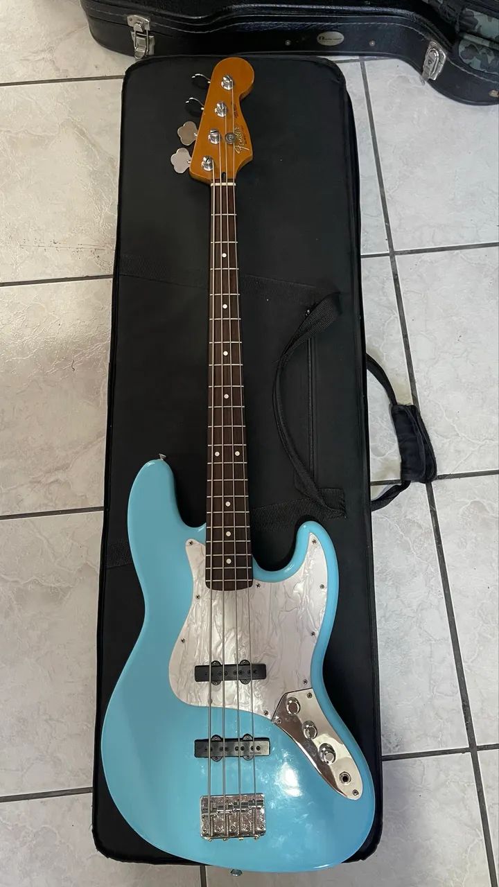 Baixo Fender 4 cordas  - Foto 3
