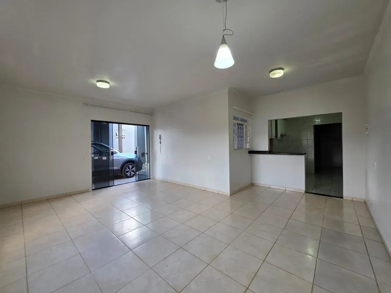 Vendo uma Casa Térrea Próximo ao Shopping - Foto 2
