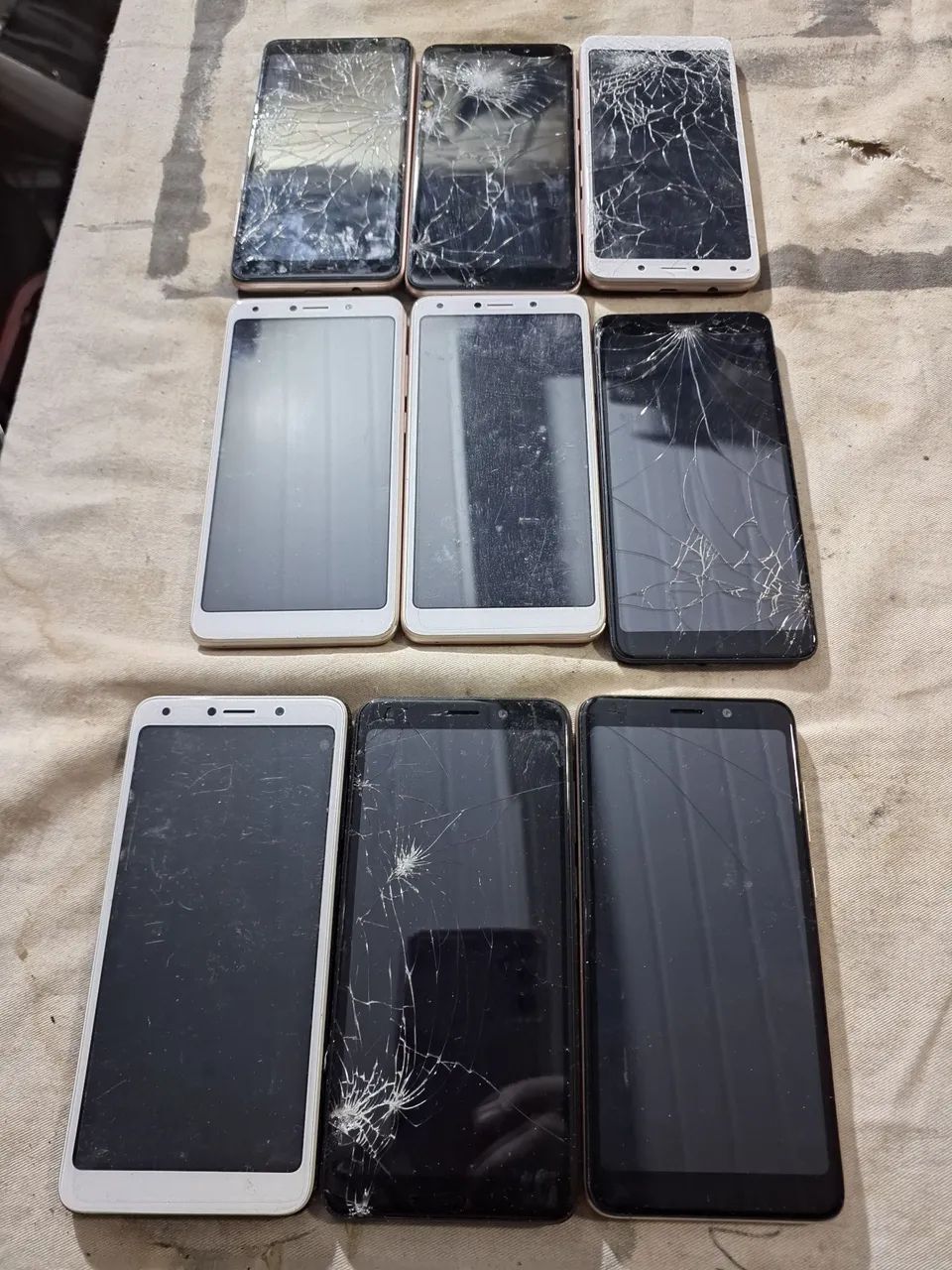 lote com 6 celulares para consertar ou retirada de peças  - Foto 4