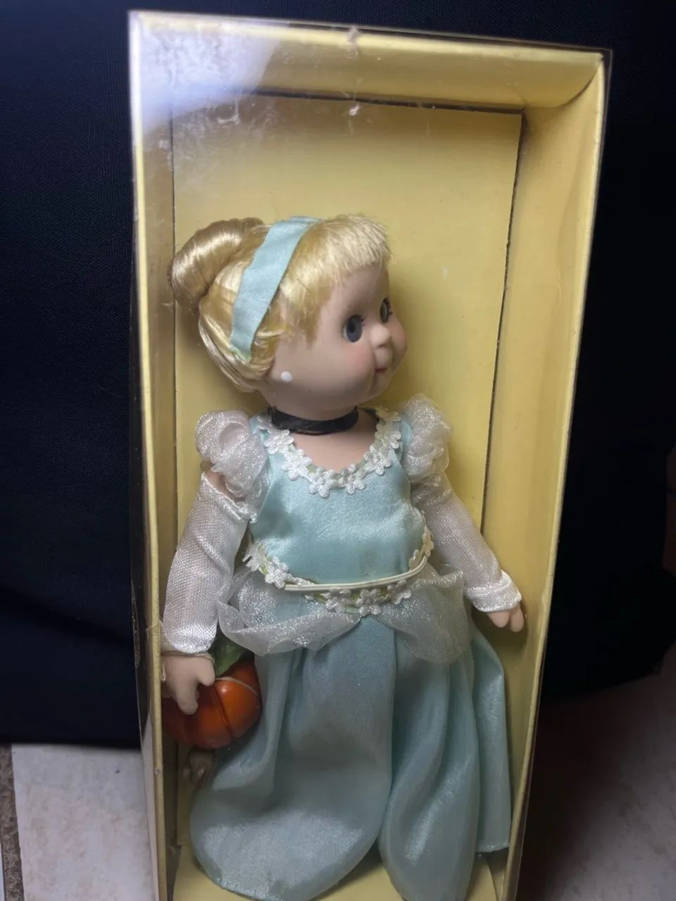 Boneca Dama de Época - Cinderela