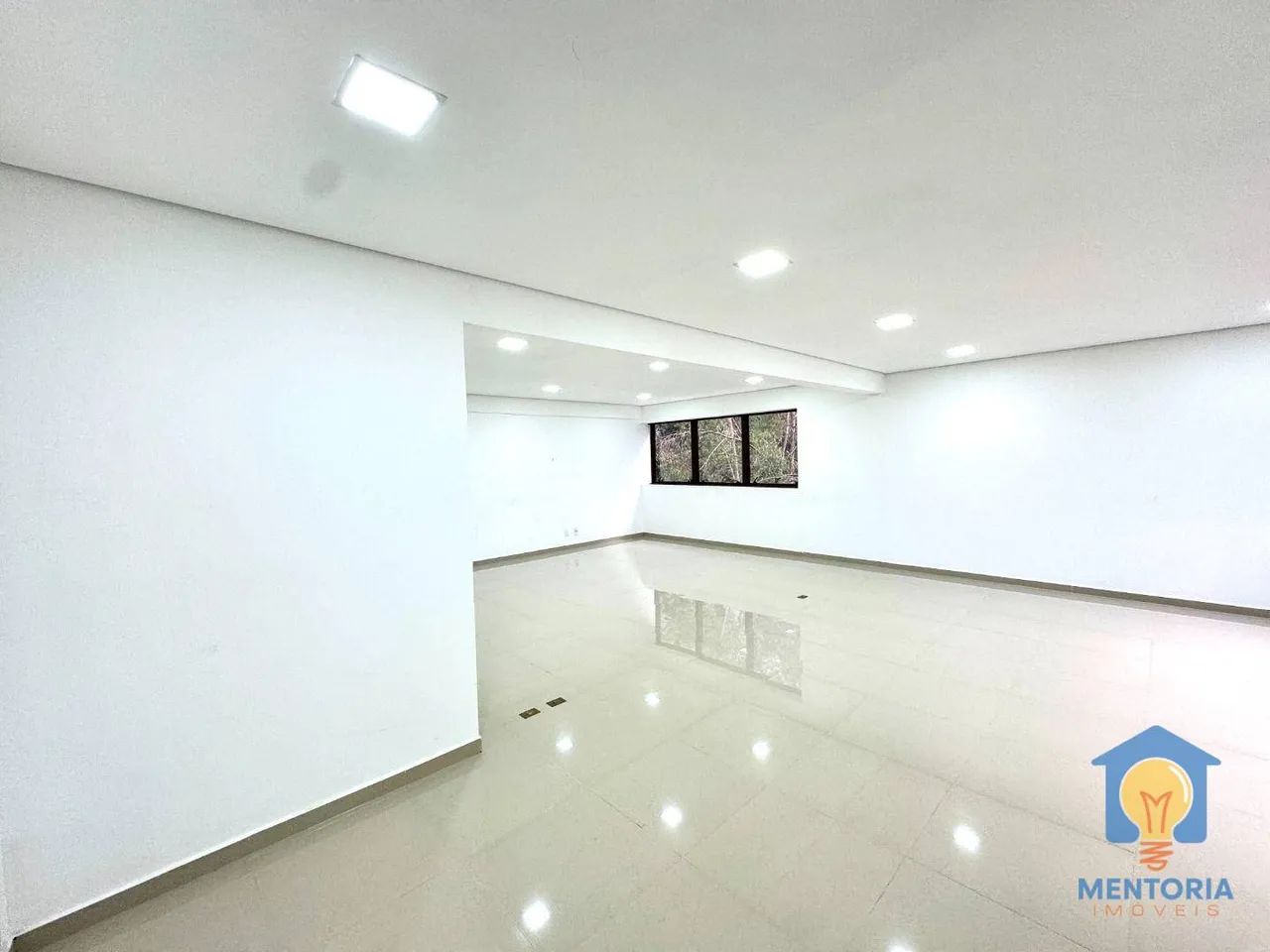 OPORTUNIDADE: AMPLA SALA COMERCIAL  DUAS EM UMA! - Foto 5