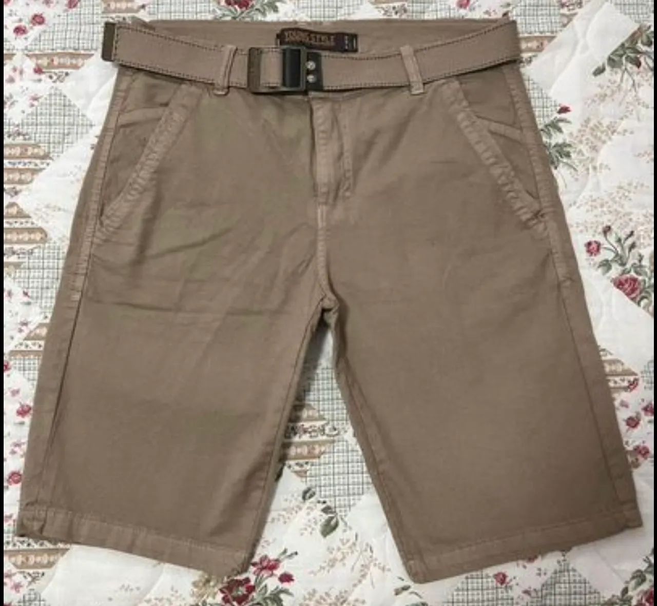 Bermuda jeans color caqui