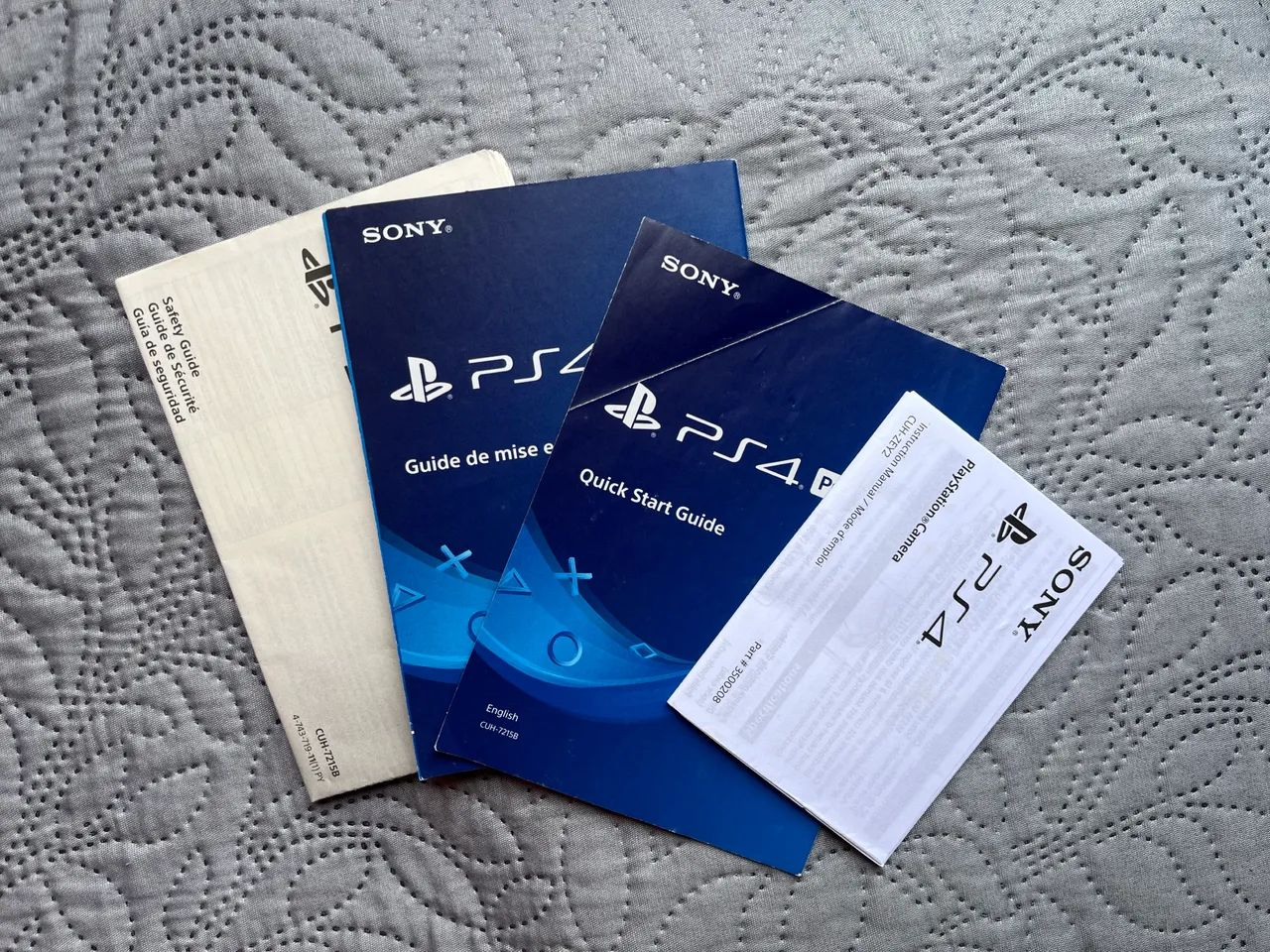 PS4 PRO 1 TB, 2 controles, 4 jogos, câmera e acessórios - Foto 6