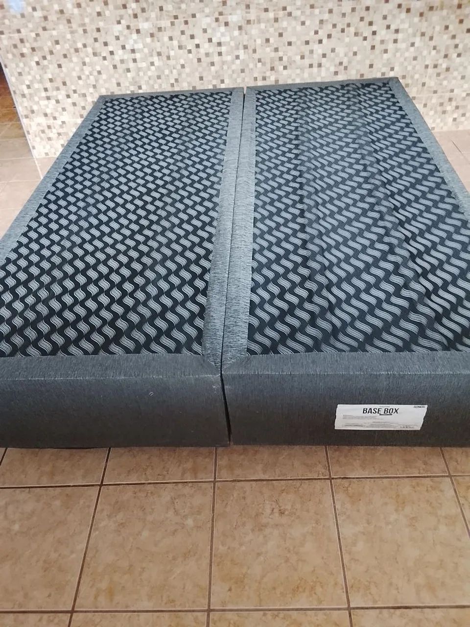 Base para cama box casal semi nova! - Foto 3