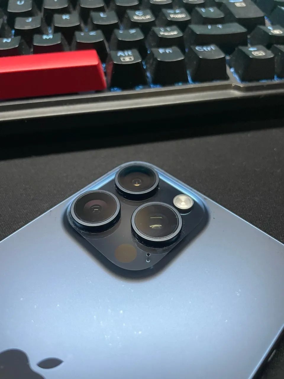 iPhone 15 Pro Max - Foto 3