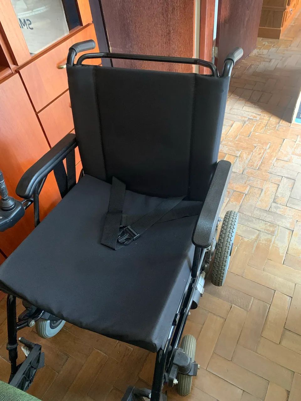 Cadeira de rodas motorizada seminova