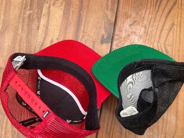 Dois bonés Nike Sb vermelho e preto  - Foto 3