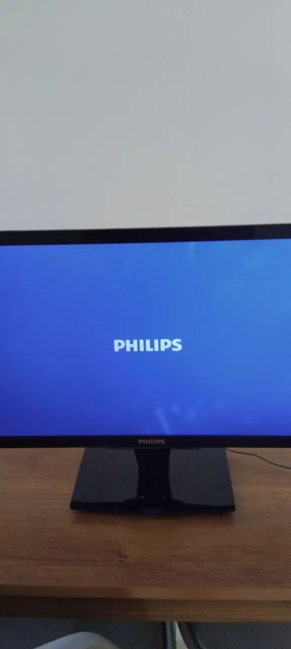 Monitor Philips 24 Polegadas funcionando perfeitamente