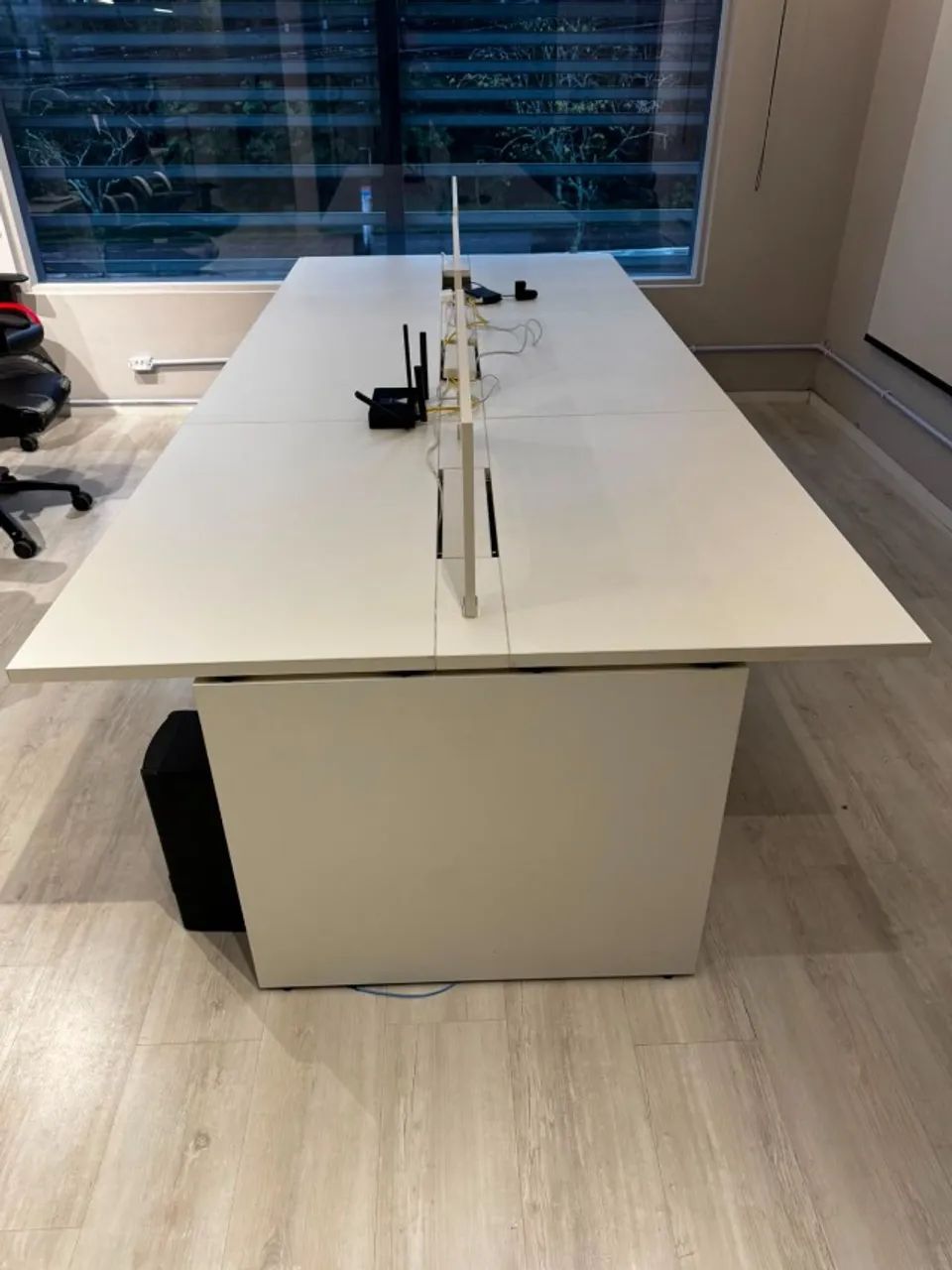 LOTE de Estações de trabalho modulares Casulo (bancadas duplas) - seminovas, ótimo estado - Foto 2