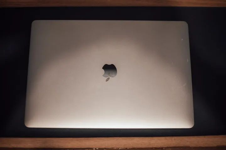 MacBook Pro (15-inch, 2016) - 16GB RAM | 512GB | Radeon Pro 460 4