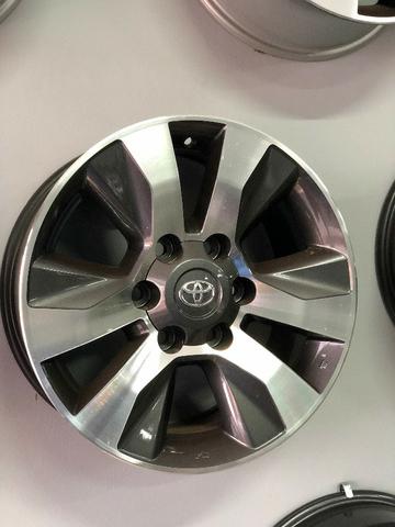 Rodas Aro 17 Toyota Hilux Original SRV Graphite Diamond - Foto 4
