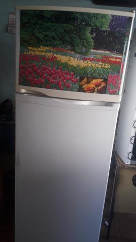 Vendo essa geladeira - Foto 4
