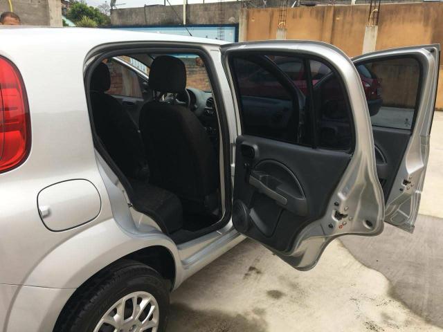 Fiat Uno Vivace 2016 1.0 5P troco por Fiat Strada - Foto 4