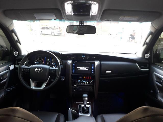 Vendo Toyota Hilux Sw4 Srx 4x4 automática, 7 lugares, financio, passo cartão - Foto 3