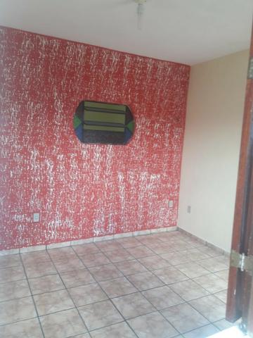 Alugo apto grande de 01 quarto com área de serviço/ 1ºandar-Conj:Araturi novo