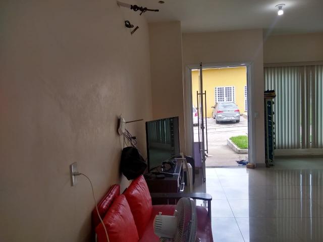 Alugo Linda Casa em Flores com 03 Quartos e 1 Suíte em Rua com Guarita - Foto 9