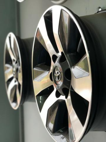 Rodas Aro 17 Toyota Hilux Original SRV Graphite Diamond - Foto 8