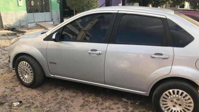 Fiesta sedan 1.6 12/13 - Foto 2