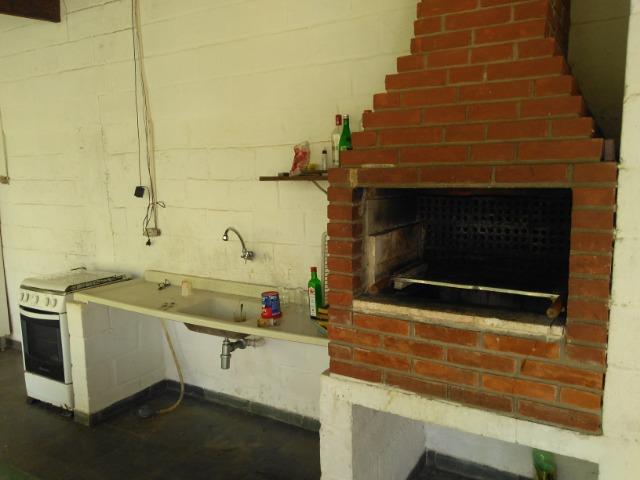 Chácara com casa de alto padrão e com linda e imensa piscina.(Tel. *) - Foto 15