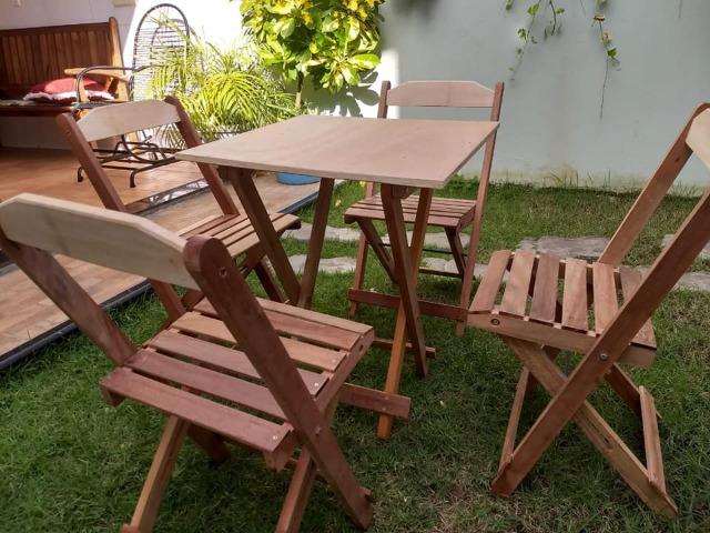 Mesa e cadeiras sem pintura . balcão pra açai e sorveteria e moveis em geral sob medida