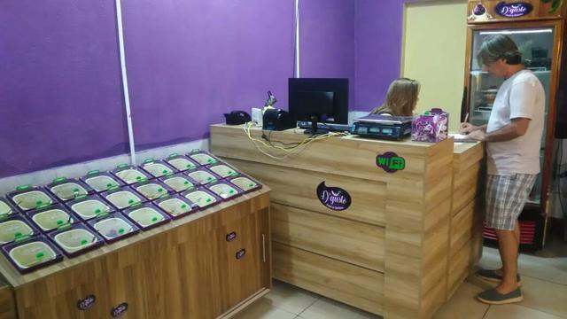 Mesa e cadeiras sem pintura . balcão pra açai e sorveteria e moveis em geral sob medida - Foto 5